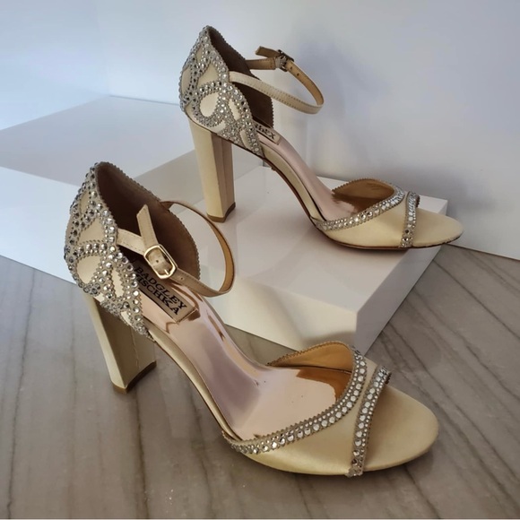 Badgley Mischka Kelly Chunky Heel Pump Ivory Size 8 - Picture 4 of 13